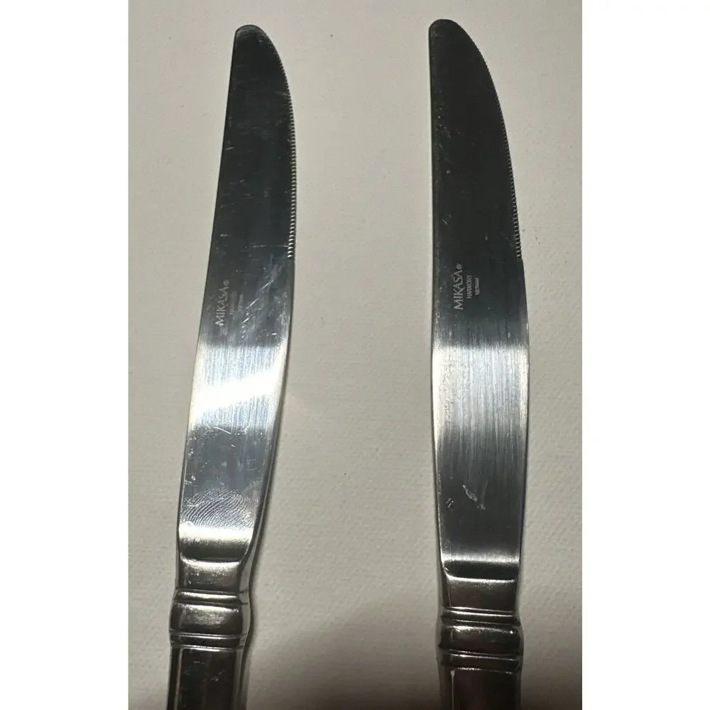 Mikasa HARMONY Glossy Set of 2 Dinner Knives 18/10 Stainless Flatware. Preowned
